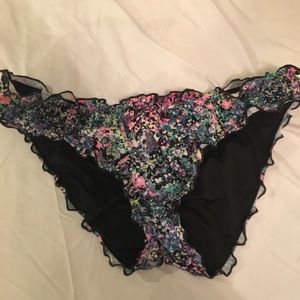 Cheeky bikini bottoms